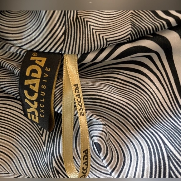 Escada Textured Black Leather Jacket - Picture 8 of 10